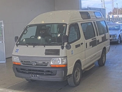 TOYOTA HIACE