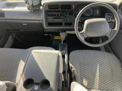 TOYOTA HIACE