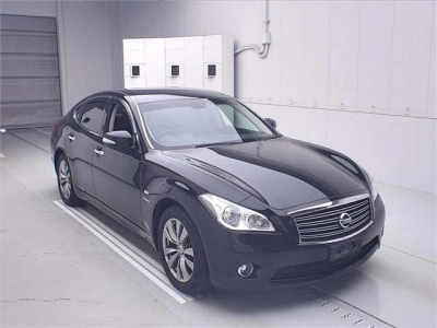 NISSAN FUGA