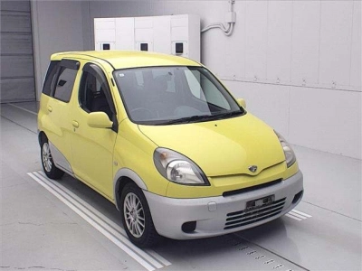 TOYOTA FUN CARGO