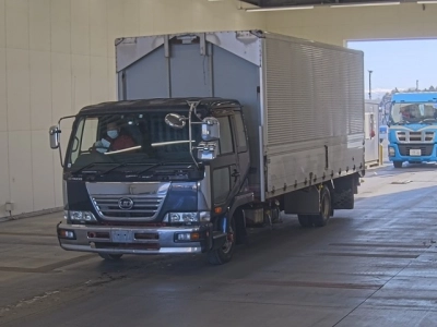 NISSAN UD