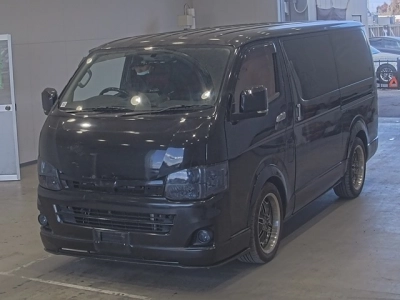 TOYOTA HIACE