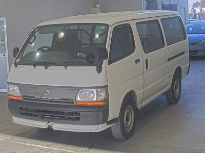 TOYOTA HIACE