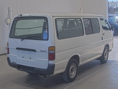 TOYOTA HIACE
