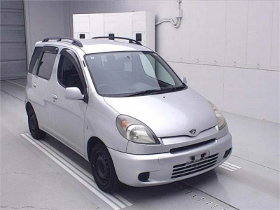TOYOTA FUN CARGO