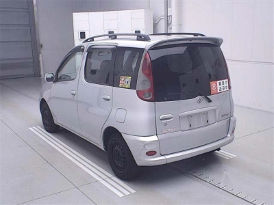 TOYOTA FUN CARGO