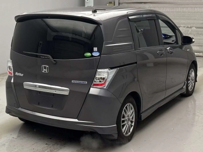 HONDA FREED SPIKE HYBRID