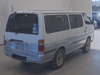 TOYOTA HIACE