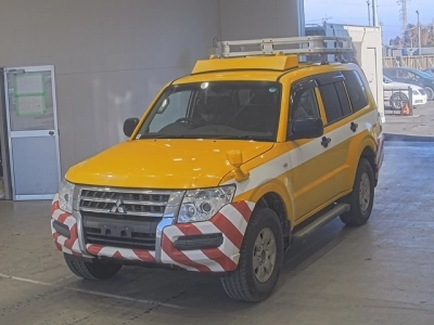MITSUBISHI PAJERO