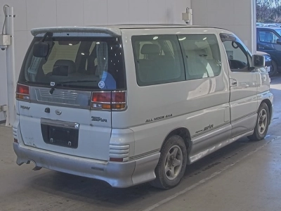 NISSAN ELGRAND