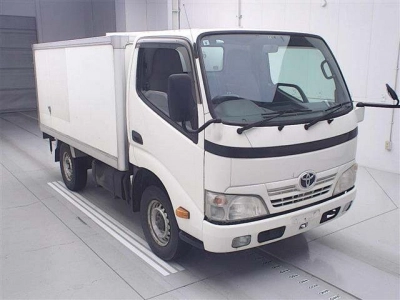 TOYOTA DYNA