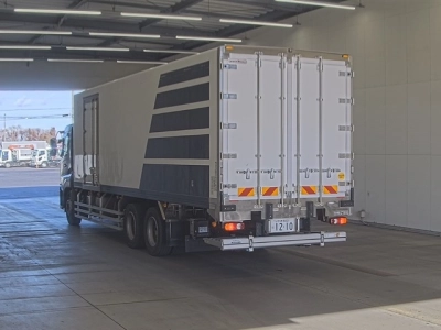 NISSAN DIESEL (UD) QUON