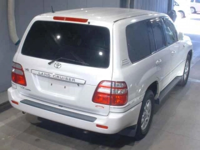 TOYOTA LAND CRUISER 100