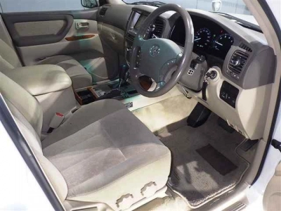 TOYOTA LAND CRUISER 100