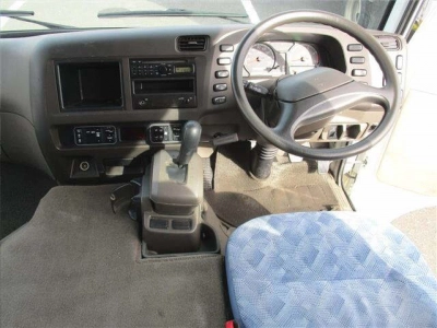 MITSUBISHI FUSO ROSA