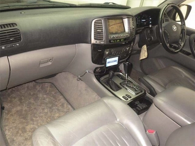 TOYOTA LAND CRUISER 100