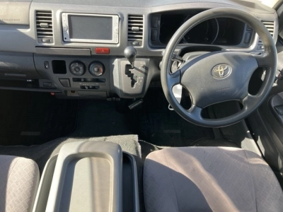 TOYOTA HIACE