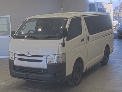 TOYOTA HIACE