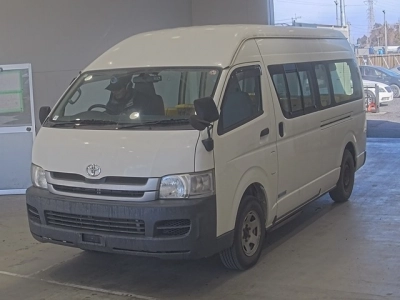 TOYOTA HIACE COMMUTER