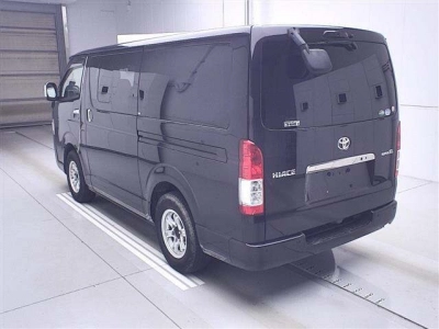 TOYOTA HIACE