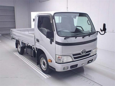 TOYOTA DYNA