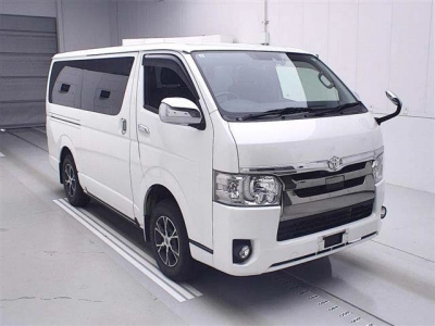 TOYOTA REGIUS ACE