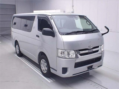 TOYOTA REGIUS ACE