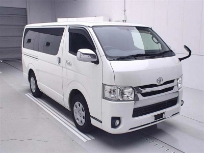 TOYOTA REGIUS ACE