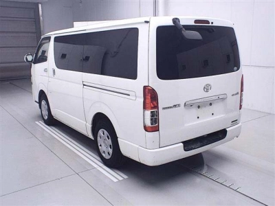 TOYOTA REGIUS ACE