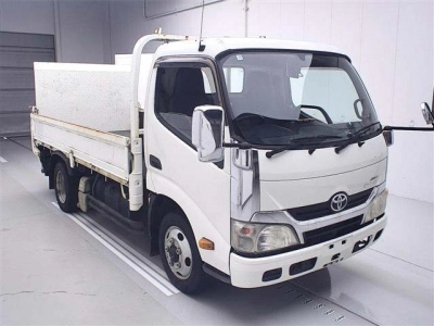 TOYOTA DYNA