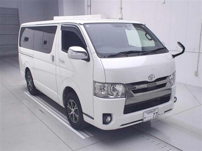 TOYOTA REGIUS ACE