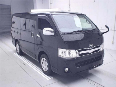 TOYOTA HIACE