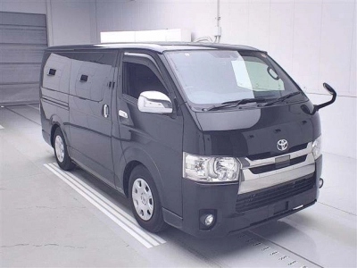 TOYOTA REGIUS ACE