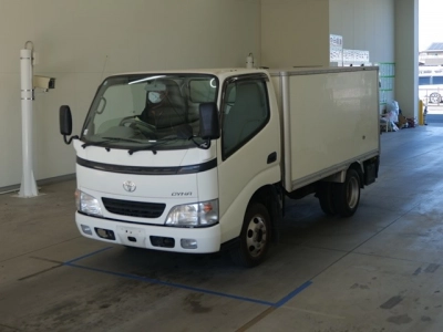 TOYOTA DYNA