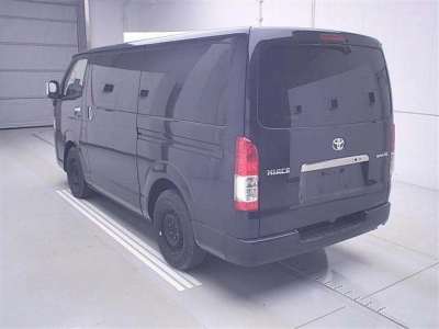 TOYOTA HIACE
