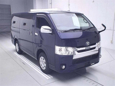 TOYOTA REGIUS ACE