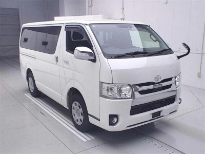 TOYOTA REGIUS ACE