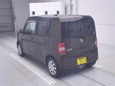 TOYOTA PIXIS SPACE