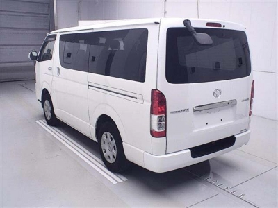 TOYOTA REGIUS ACE