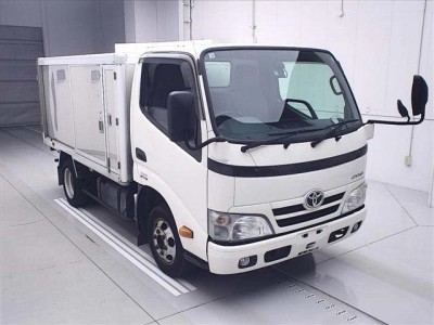 TOYOTA DYNA