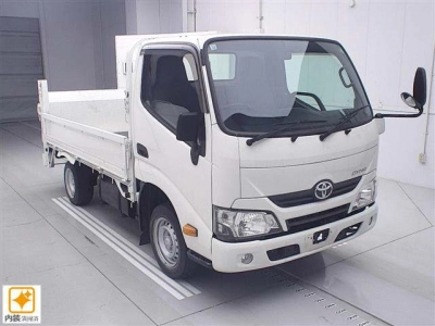 TOYOTA DYNA