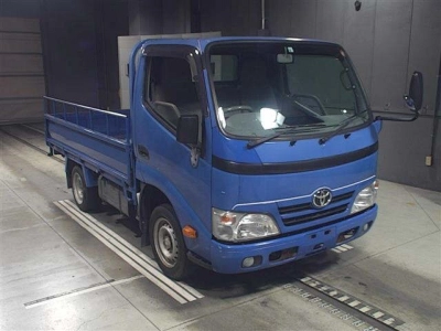 TOYOTA DYNA