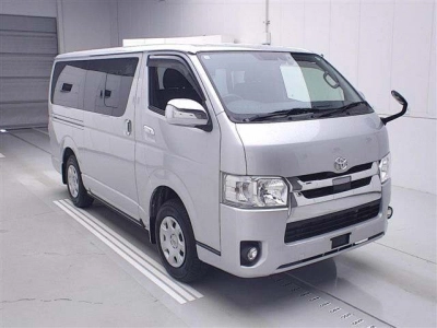 TOYOTA REGIUS ACE