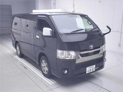 TOYOTA HIACE