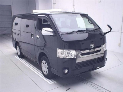 TOYOTA REGIUS ACE
