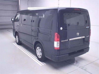 TOYOTA REGIUS ACE