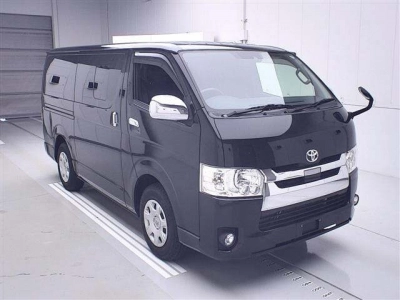 TOYOTA REGIUS ACE