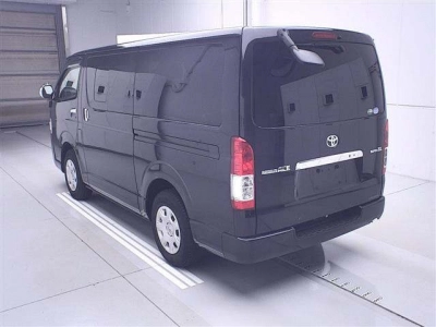 TOYOTA REGIUS ACE