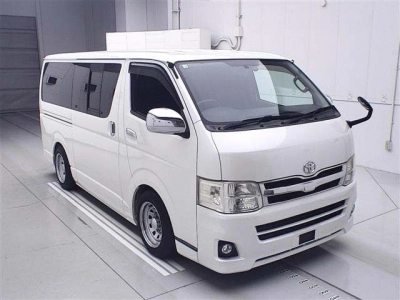 TOYOTA REGIUS ACE