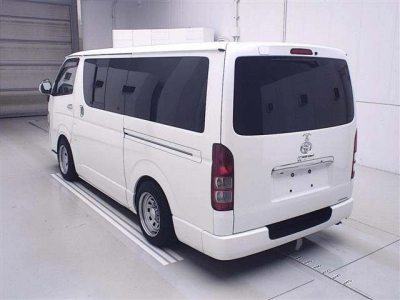 TOYOTA REGIUS ACE